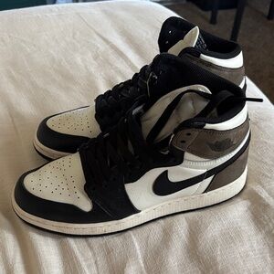 Jordan Men's Black, White, and Brown Sneakers